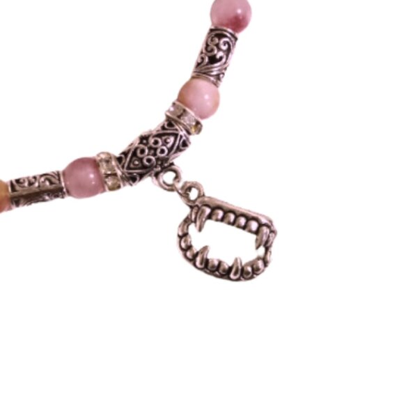 Vampire Teeth Red Stone Beaded Bracelet - Picture 3 of 6